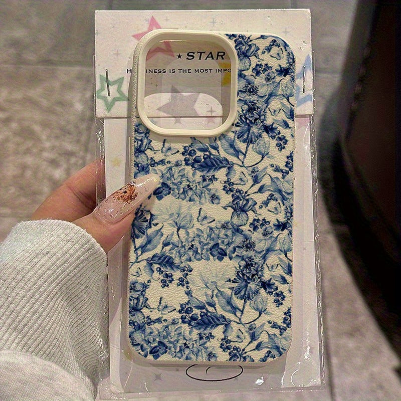 Mavi ve Beyaz Porselen Çiçek Desenli Yumuşak Telefon Kılıfı – iPhone 14 Pro Max Uyumlu, iPhone 13, 12 Pro ve XR Dahil Çeşitli Modellerle Uyumlu, Minimalist ve Lüks Tasarımlı, Darbe Korumalı