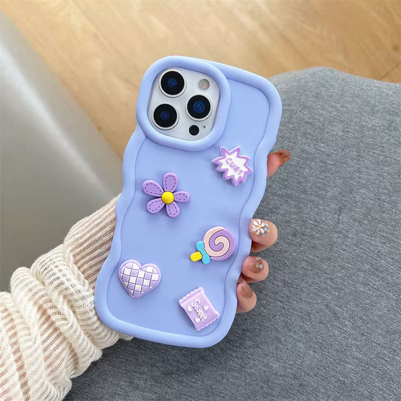 🍬 Kawaii Figürlü Dalgalı Lila Telefon Kılıfı | Cute & Sweet Stil 💜