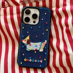 🎪 Nakışlı Palyaço Köpek Denim Telefon Kılıfı | Renkli & Eğlenceli Stil 🧵🐾